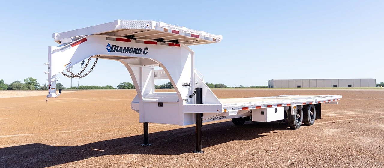 FMAX210SS Hydraulic Dove tail Deck on the Neck Gooseneck Trailer
