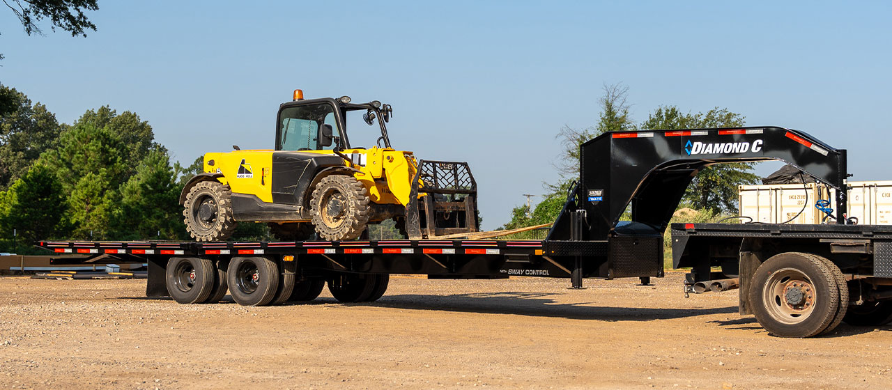 FMAX210 HDT Gooseneck Trailer Diamond C Engineered Neck and Frame