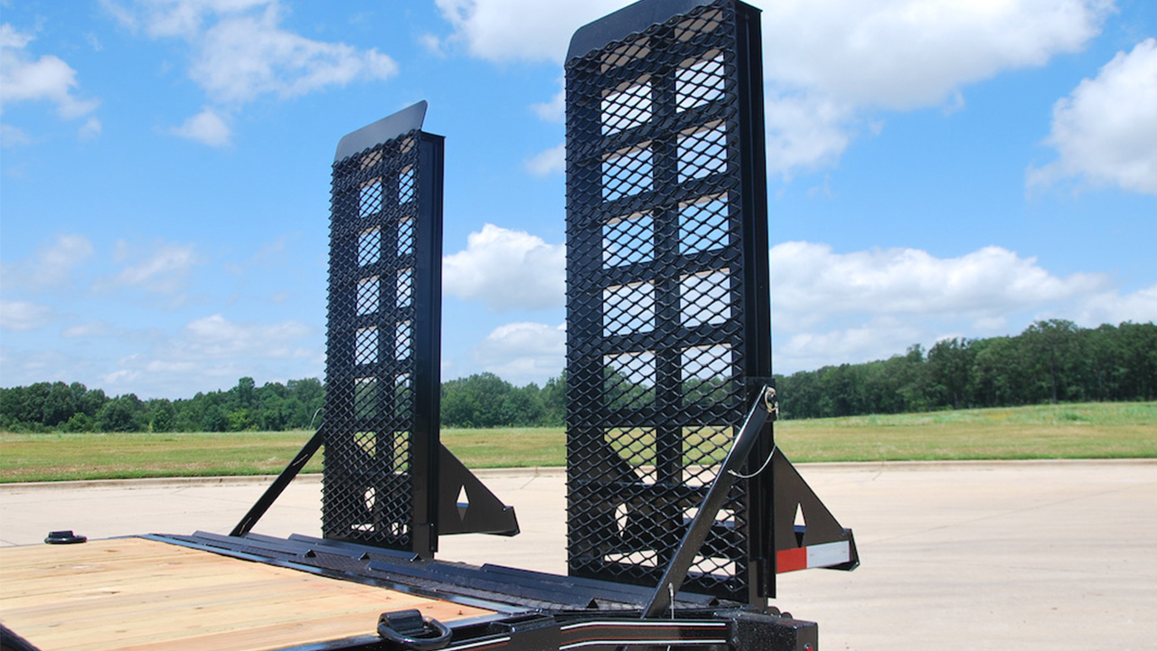 Flip-Knee Ramps - Loading Options - Diamond C Trailers