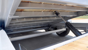 Tilt Trailer Hydraulic Dampening System - Diamond C Trailers